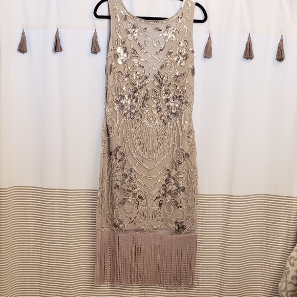 NWT!!! Unique Vintage Silver 1920s Flapper Dress - Picture 3 of 11